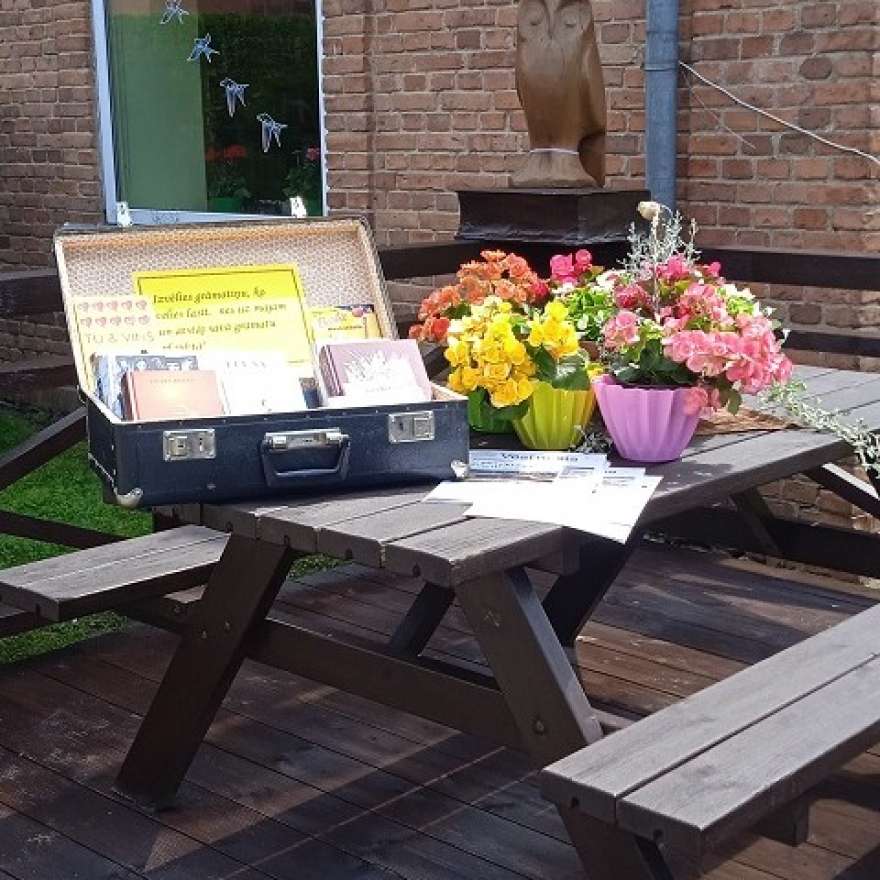 Skaistkalnes pagasta bibliotēkas āra  terases 