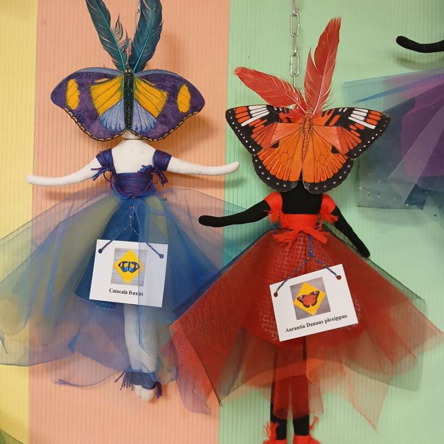 Leļļu izstāde Misas bibliotēkā