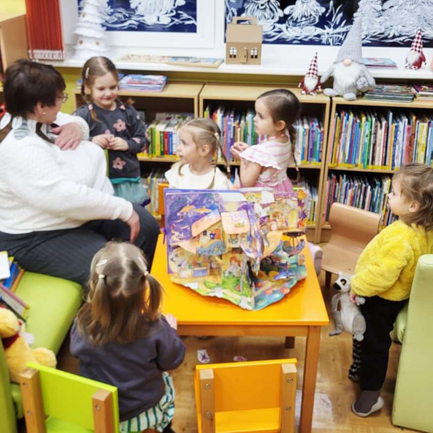 Pūčulēni atkal tiekas bibliotēkā