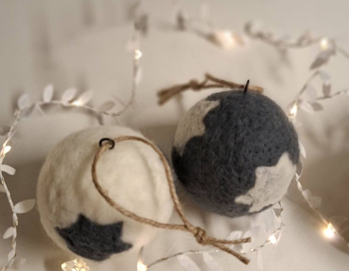 Ziemassvētku rado&scaron;ā darbnīca "Filcētas eglī&scaron;u bumbas" 