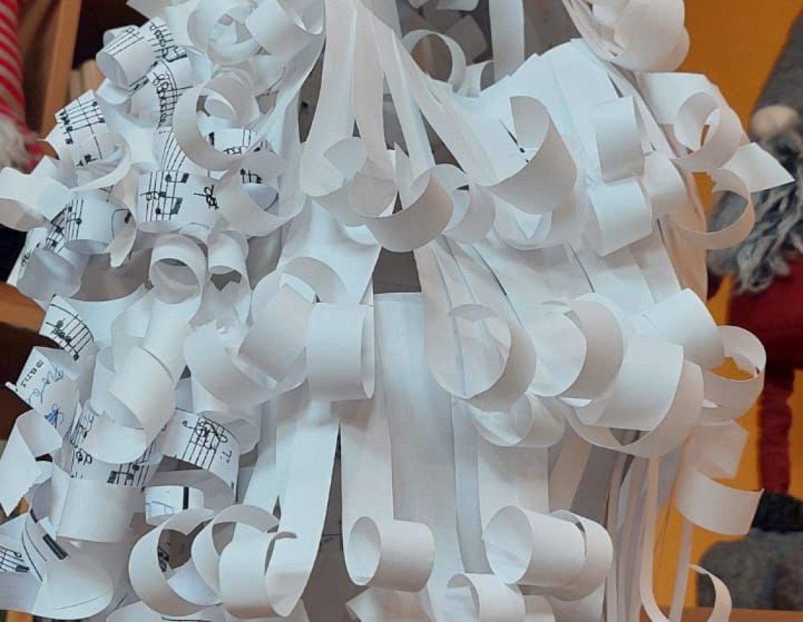 "Baroka laika parūkas" Vecumnieku bibliotēkā