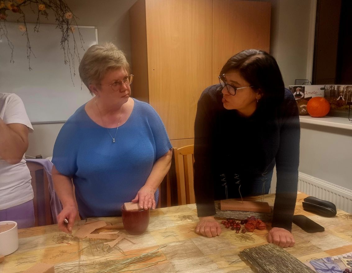 Valsts svētku galda dekora izveide Zorģu bibliotēkā