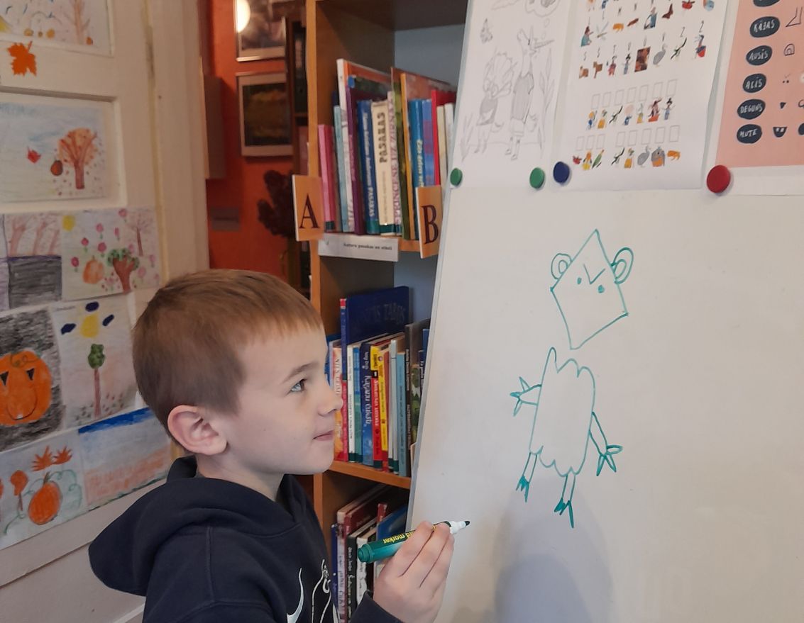 Skaļās lasī&scaron;anas nodarbība "Lasi un vērtē"