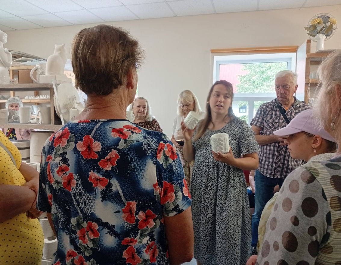 Beibežu bibliotēkas intere&scaron;u grupas izglītojo&scaron;s brauciens uz Cēsu novadu