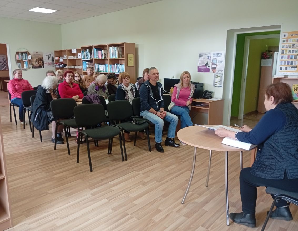 Aizvadīta tik&scaron;anās ar rakstnieci Dzintru &Scaron;ulci