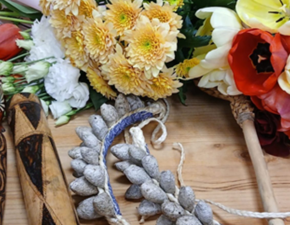 "Par &scaron;amaņiem un tautas dziedniekiem dažādās pasaules valstīs" - tik&scaron;anās ar Pēteri Strubergu