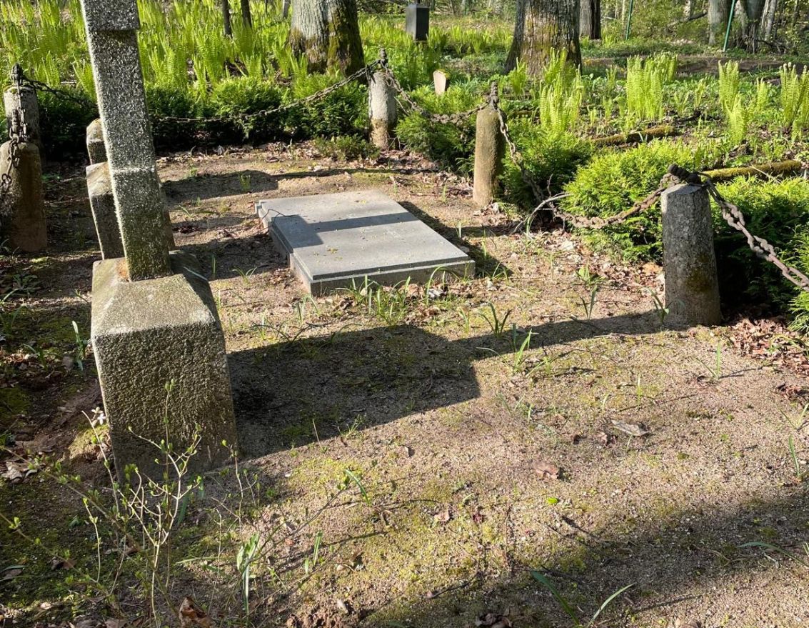 Pliek&scaron;ānu dzimtas piemiņas vietas sakop&scaron;anas talka