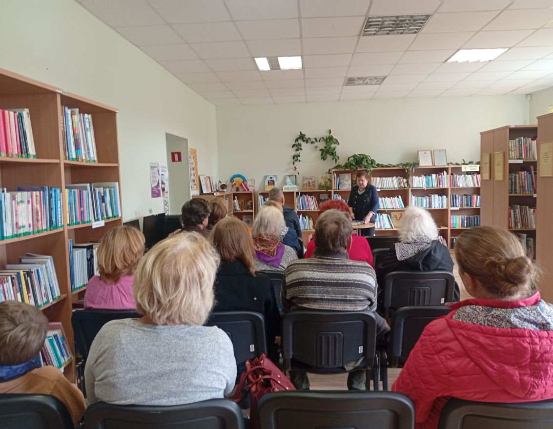 Aizvadīta tik&scaron;anās ar rakstnieci Dzintru &Scaron;ulci