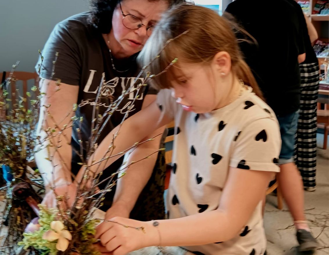 Lieldienu dekora veido&scaron;anas nodarbība Zorģu bibliotēkā
