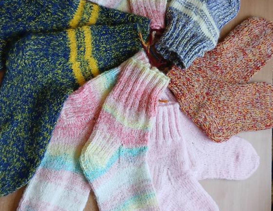 Ivetas Klanauskas vaļasprieku izstāde "Ceļojums krāsu un dzijas pavedienu pasaulē"