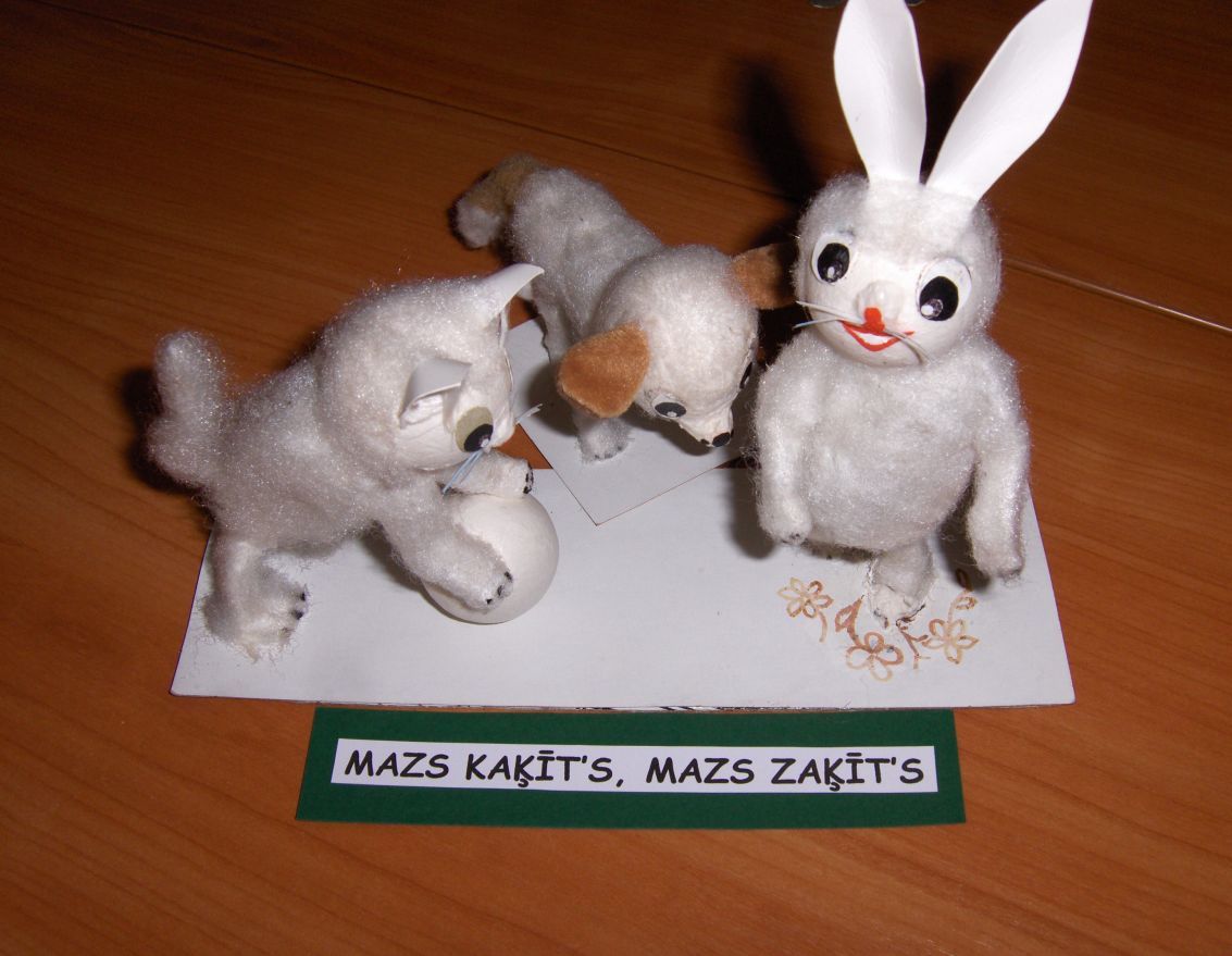 Izstāde Bārbeles bibliotēkā "Papīra lapas pārvērtību pasaulē"