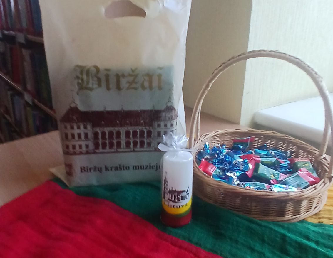 Lietuvas Neatkarības diena Skaistkalnes pagasta bibliotēkā "Upe mūs &scaron;ķir, bet tilts vieno"