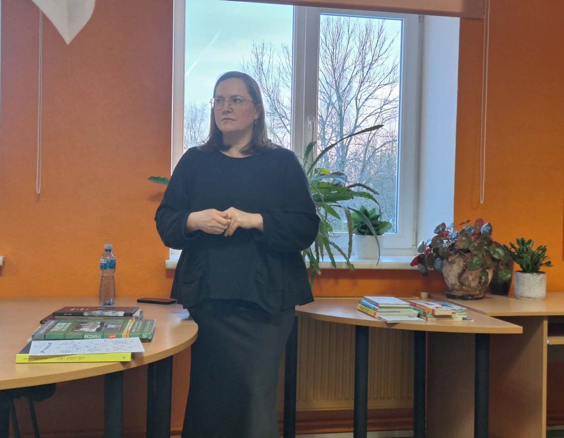 Aizvadīta tik&scaron;anās ar raidieraksta "Piedzīvot lappuses" autori Aiju Brem&scaron;miti
