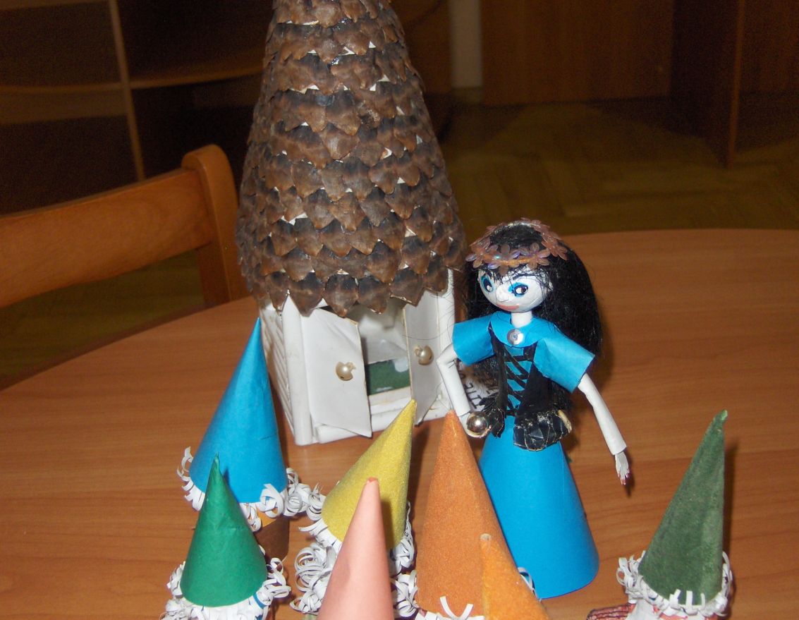 Izstāde Bārbeles bibliotēkā "Papīra lapas pārvērtību pasaulē"