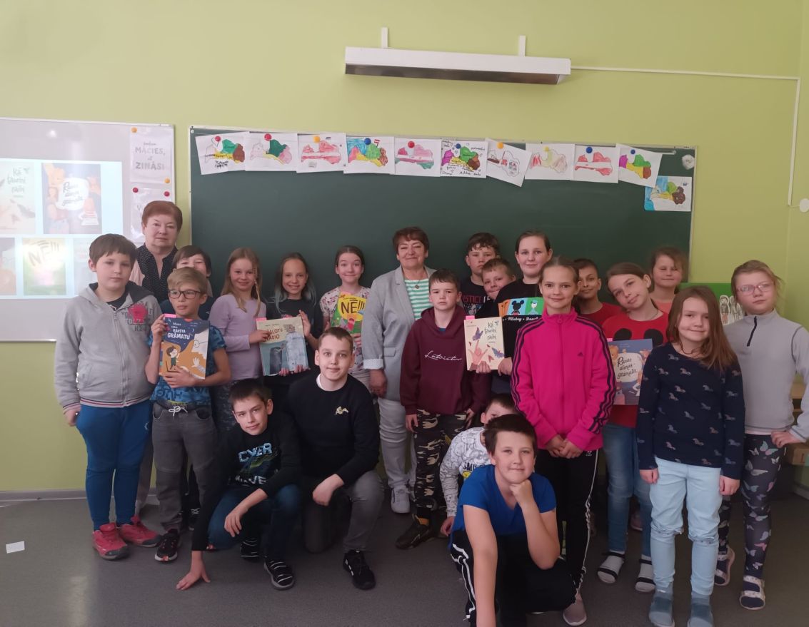 Iecavas bērnu bibliotēkā startēta "Bērnu, jaunie&scaron;u un vecāku žūrija"