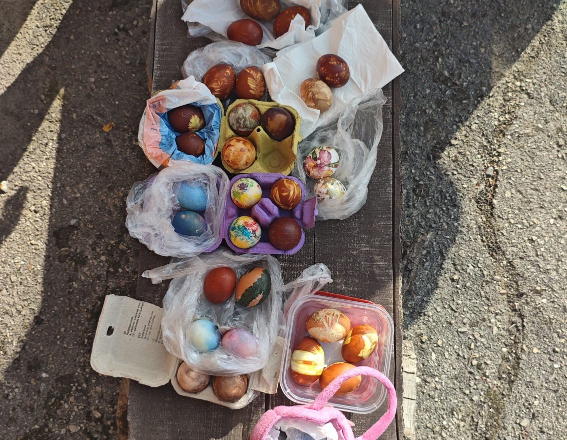 Lieldienu jautrība Ozolaines bibliotēkas pagalmā 