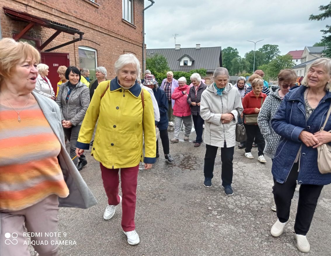 Kaimiņos jau viss notiek - devāmies iepazīt!