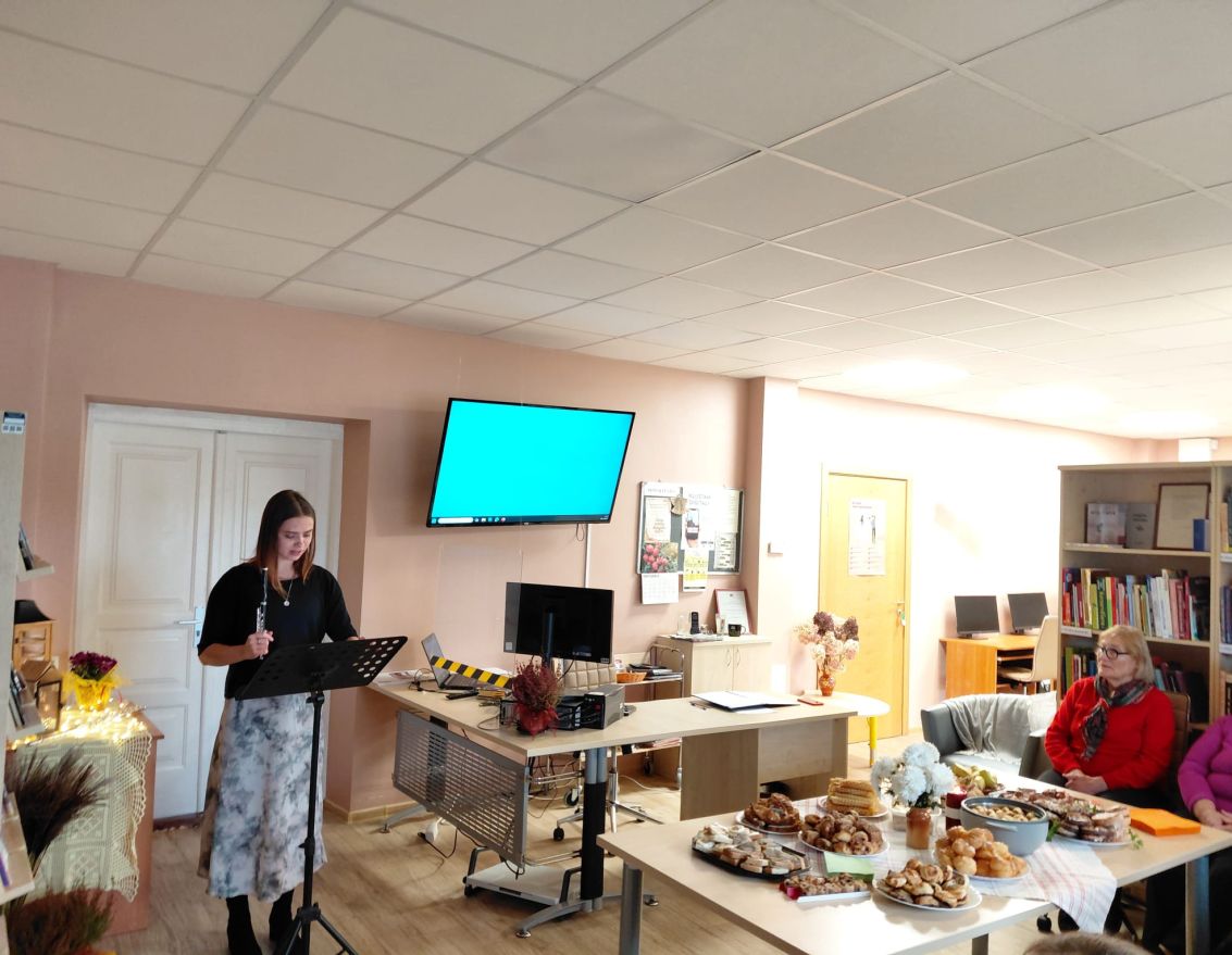 Pasākums senioriem "Starp rudens ko&scaron;ajām lapām"