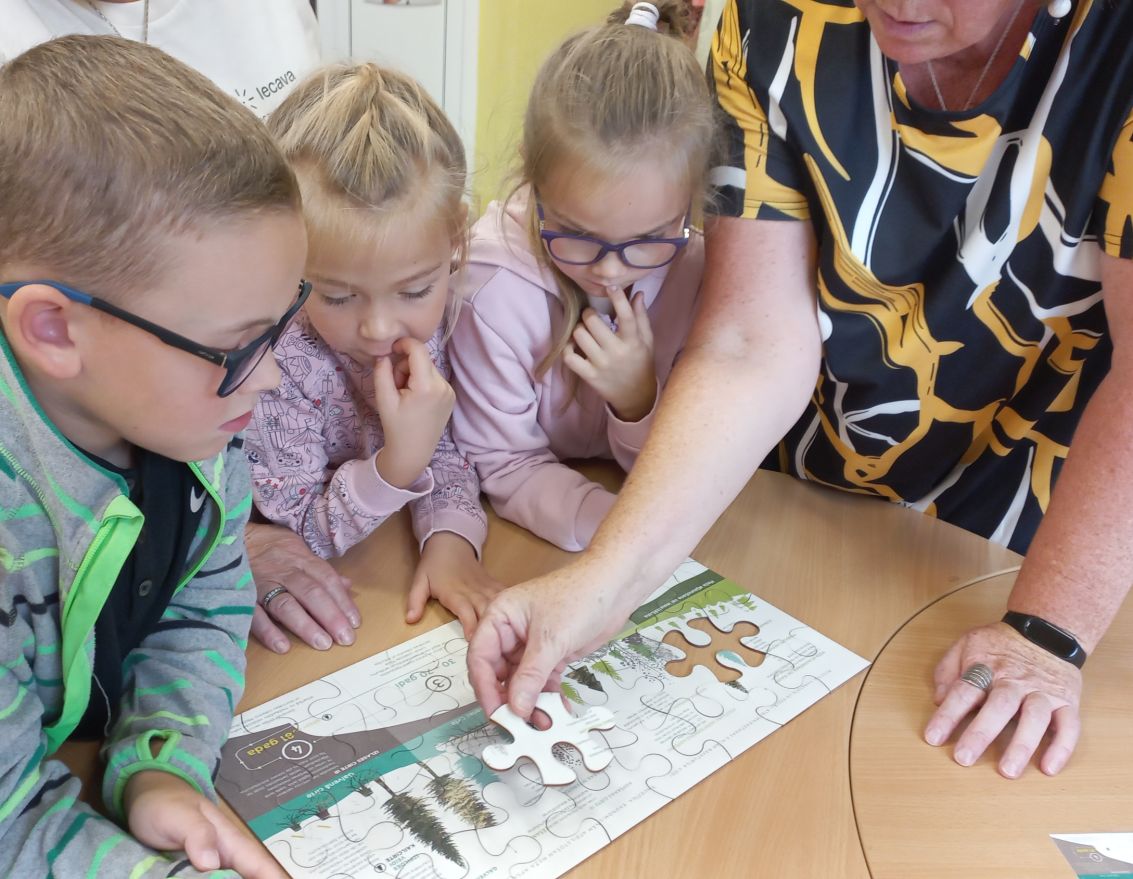 "Dzejas varavīksne" Iecavas bērnu bibliotēkā