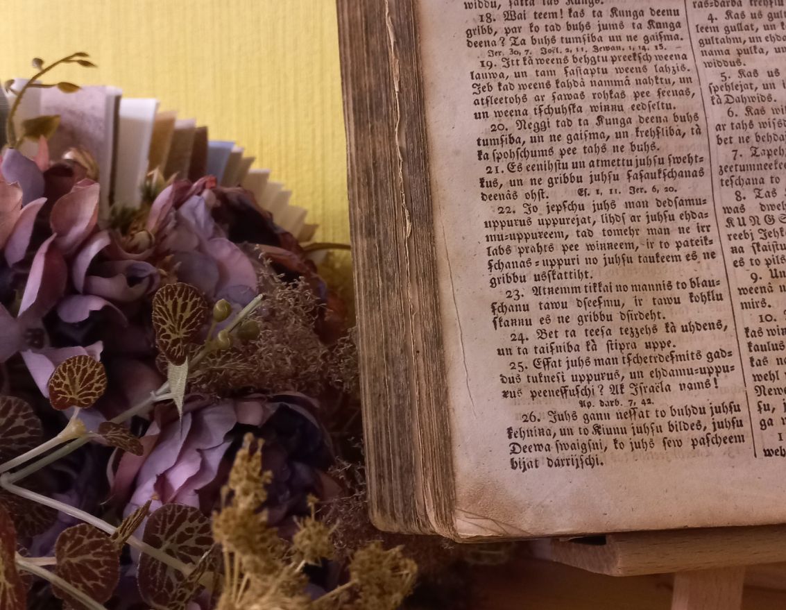 Seno grāmatu stāsti