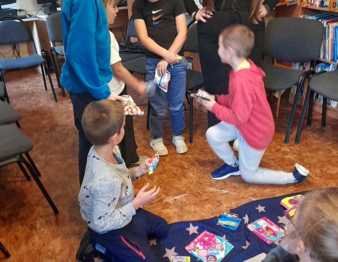 Skaļās lasī&scaron;anas nodarbība "Lasi un vērtē: Eju meklēt draugus"