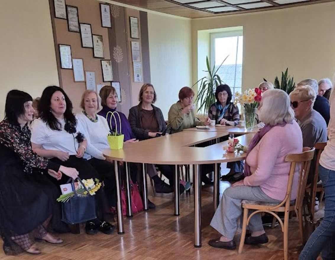  Tik&scaron;anās ar rakstnieci Andru Ru&scaron;mani - Vēju Skaistkalnes pagasta bibliotēkā