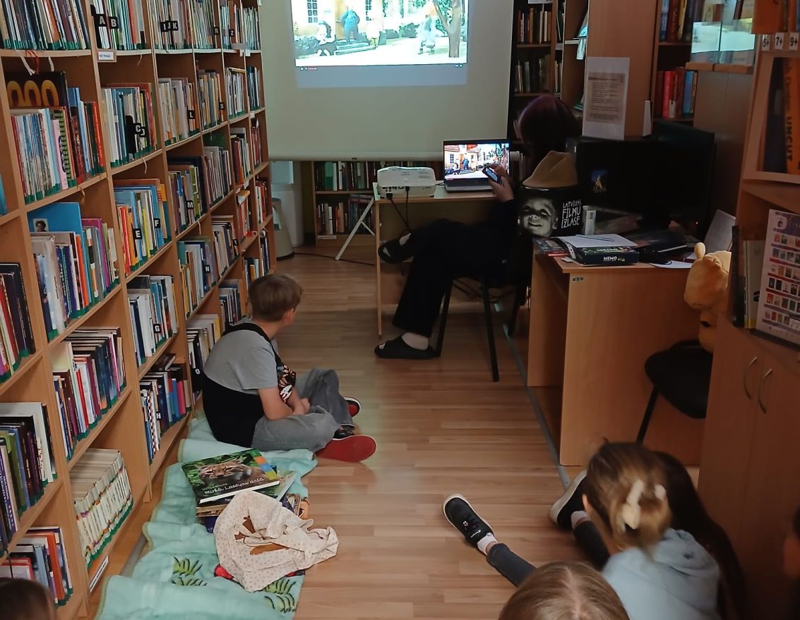Aizvadīti piektdienu "Priek&scaron;lasījumi"