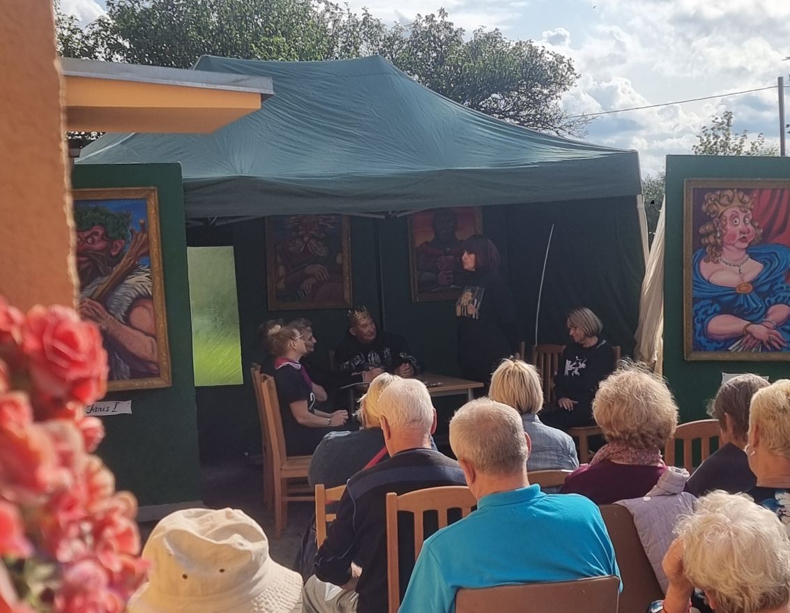 Tik&scaron;anās ar Ropažu amatierteātri "Dille" Zorģos