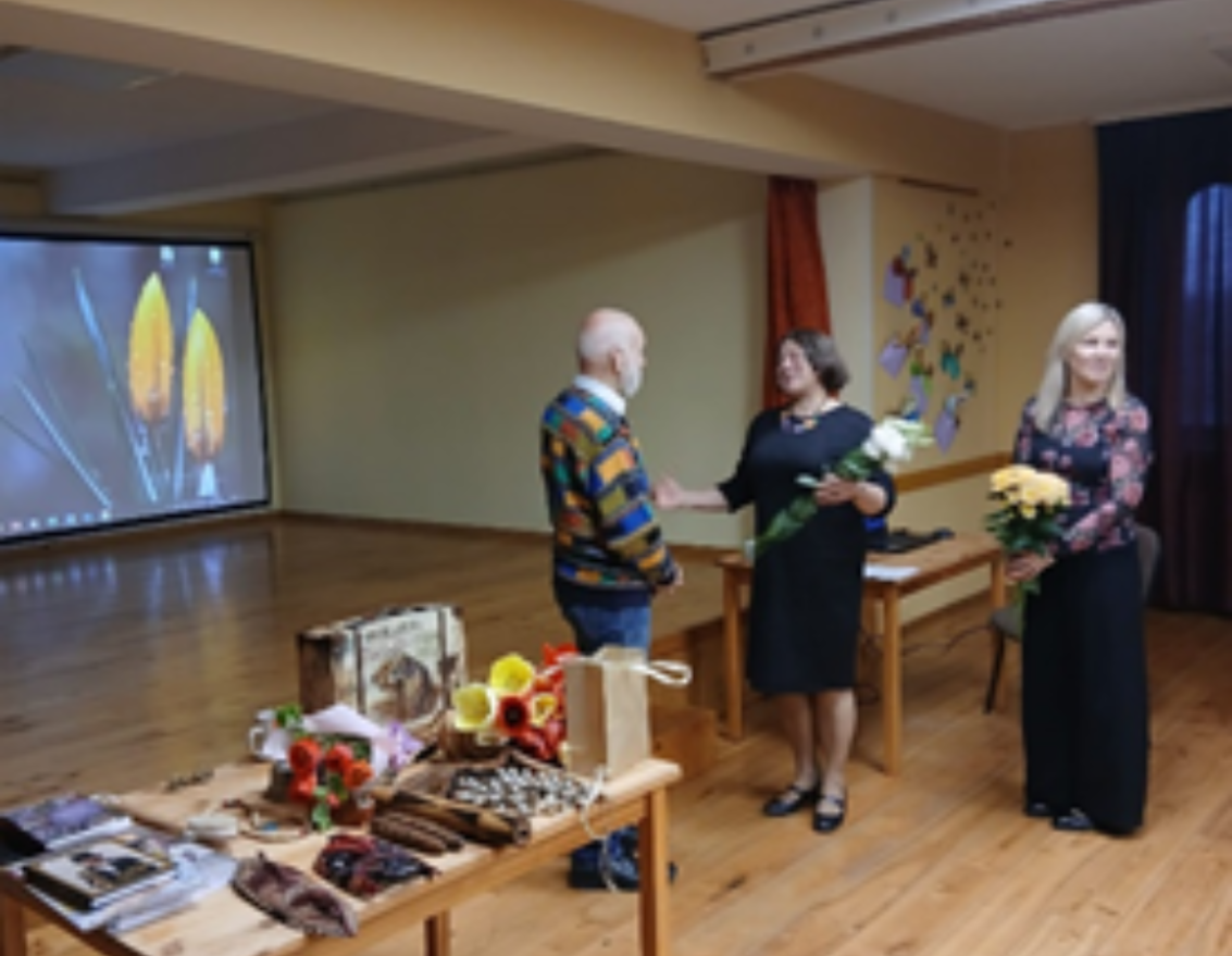 "Par &scaron;amaņiem un tautas dziedniekiem dažādās pasaules valstīs" - tik&scaron;anās ar Pēteri Strubergu