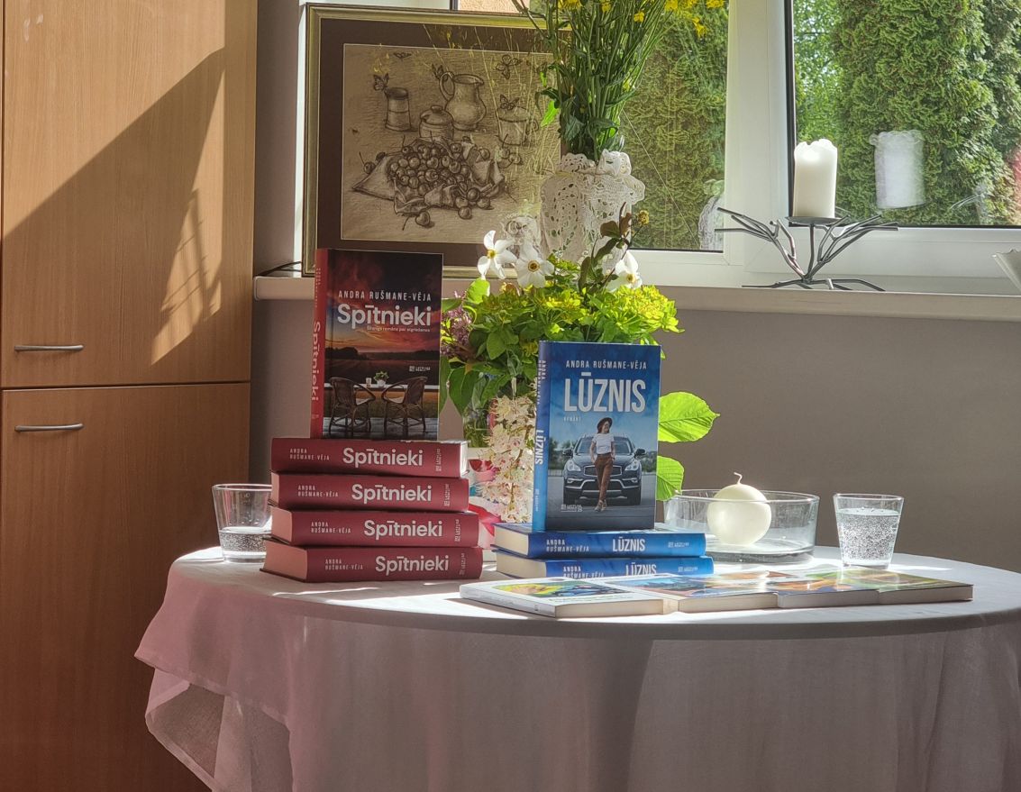 Tik&scaron;anās ar vietējo rakstnieci Andru Ru&scaron;mani-Vēju