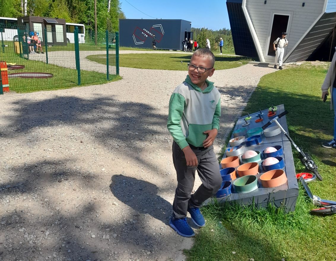 Lasi un iepazīsti Latviju!