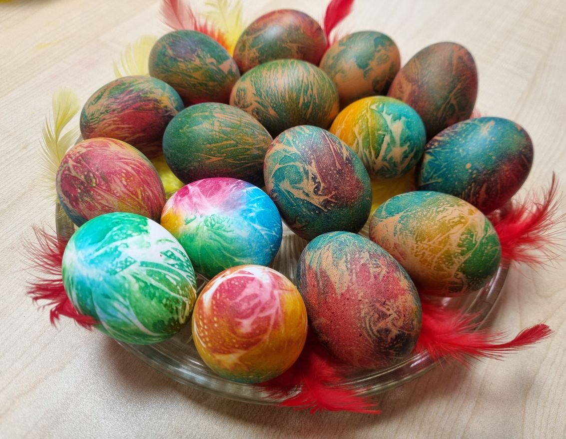 Lieldienu olu krāso&scaron;ana Zālītē