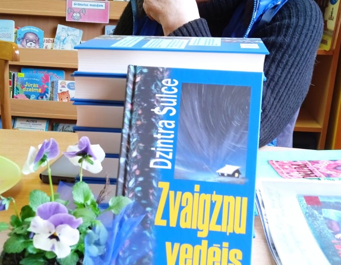 Tik&scaron;anās ar novadnieci, rakstnieci Dzintru &Scaron;ulci&nbsp;