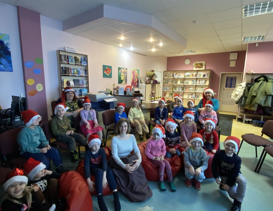 Codes bibliotēkā aizvadīta tik&scaron;anās ar rakstnieci un dzejnieci Eviju Gulbi