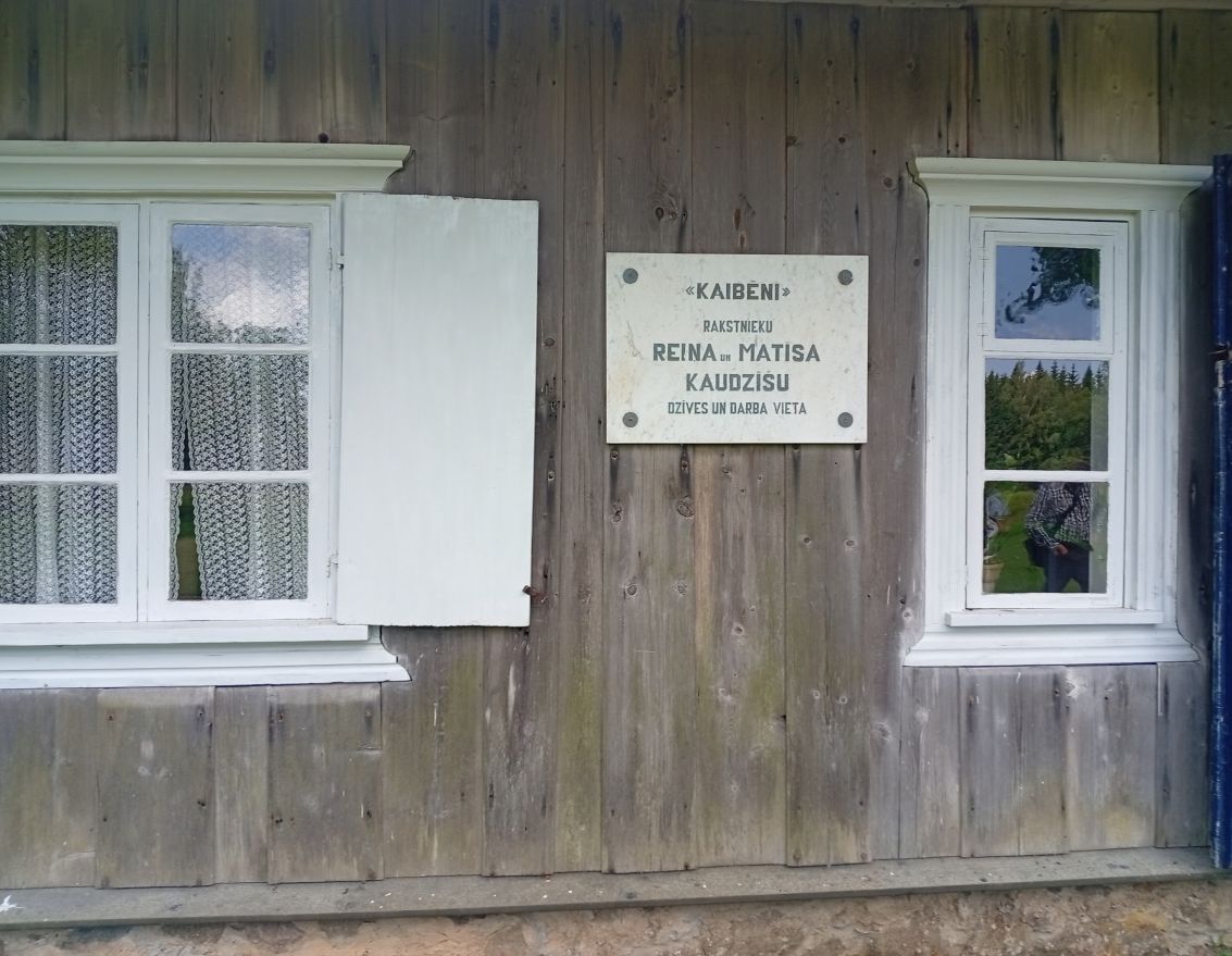 Beibežu bibliotēkas intere&scaron;u grupas izglītojo&scaron;s brauciens uz Cēsu novadu