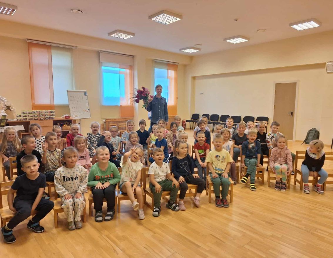 PII Mārpuķīte aizvadīta tik&scaron;anās ar dzejnieku Kri&scaron;jāni Zeļģi