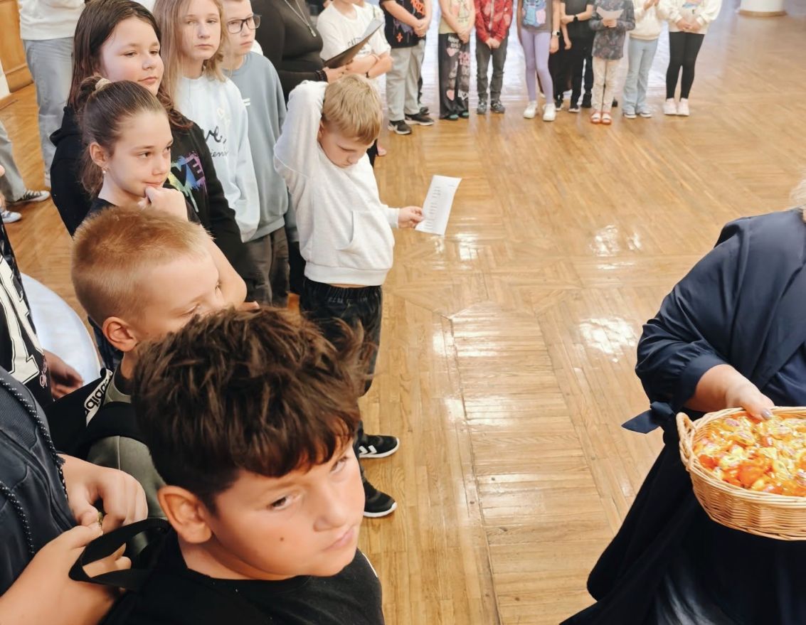 Aizvadītas Dzejas dienas Uzvaras pamatskolā