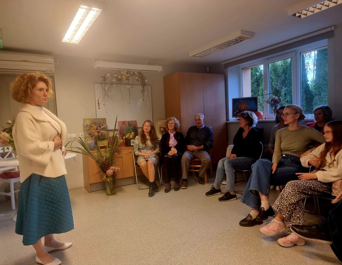 Tik&scaron;anās ar grāmatas "Laimes putekļi" autori Ievu Branti