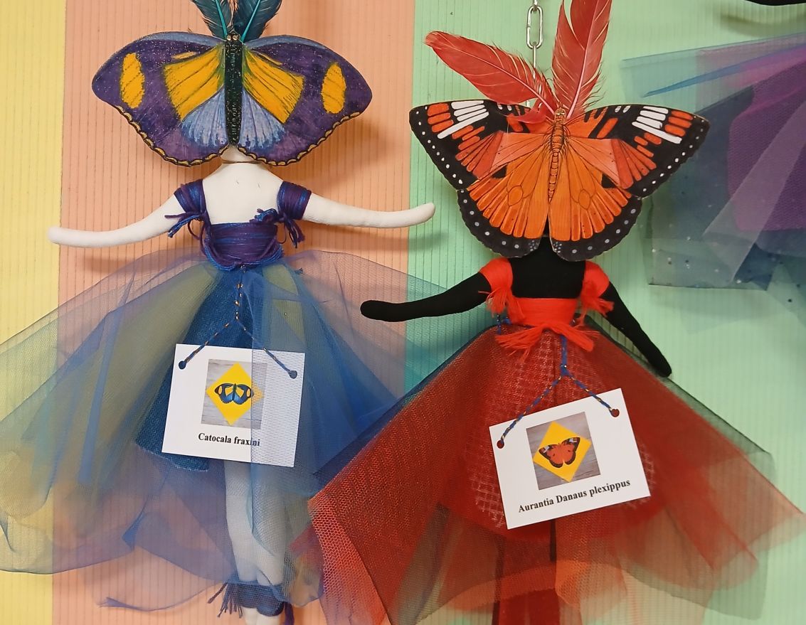 Leļļu izstāde Misas bibliotēkā