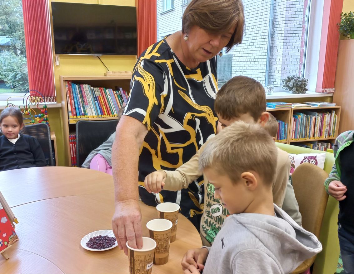 "Dzejas varavīksne" Iecavas bērnu bibliotēkā