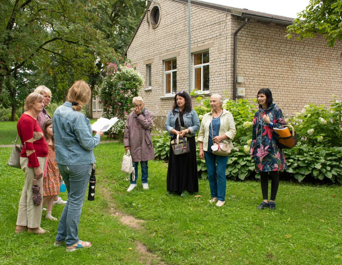 Literāri vēsturiska pastaiga pa Vecumnieku centru "Kopsolī ar gadsimtu" 