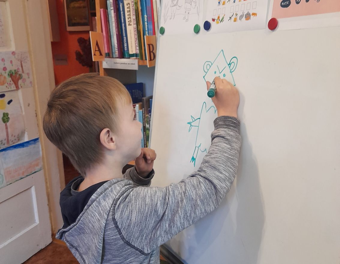 Skaļās lasī&scaron;anas nodarbība "Lasi un vērtē"