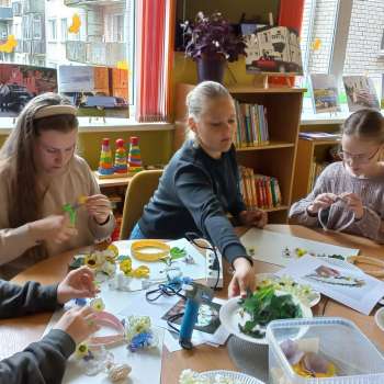 Rado&scaron;ā darbnīca "Veidojam Līgo vainadziņus"