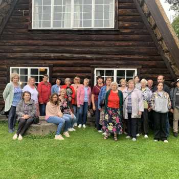 Stelpes bibliotēkas intere&scaron;u grupas izglītojo&scaron;s brauciens