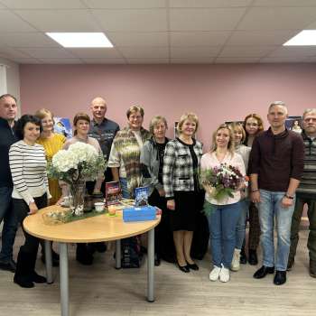 Aizvadīta tik&scaron;anās ar rakstnieci Andru Ru&scaron;mani-Vēju