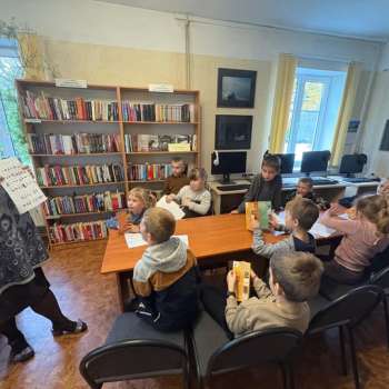 Skaļās lasī&scaron;anas nodarbība "Lasi un vērtē"