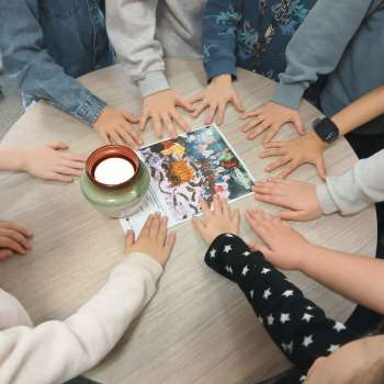 Lasī&scaron;anas stunda bērniem rītausmā