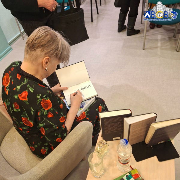 Tikšanās ar Daci Rukšāni 