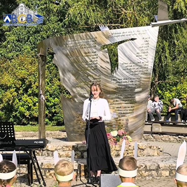 Dzeja Saules dārzā