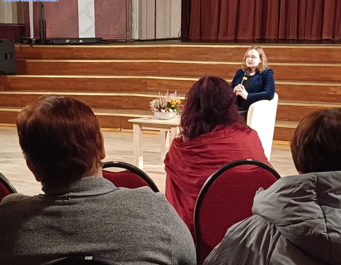 Tikšanās ar Daci Deniņu